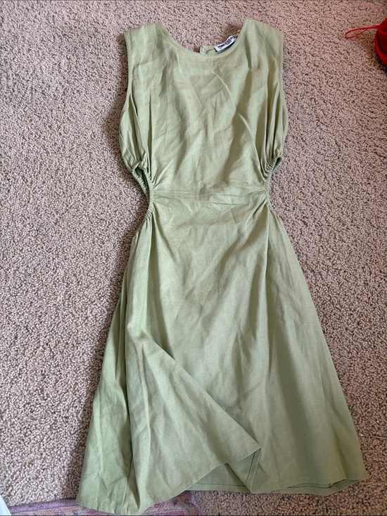 Princess Polly Dresses & Skirts - Princess Polly Light Olive Green Midi Dress